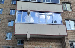 Остекление нестандартного проема пластиковыми рамами на 2-м этаже дома 17 по ул.Гагарина г.Нижнекамск. Стеклопакеты с защитой от УФ-лучей tab